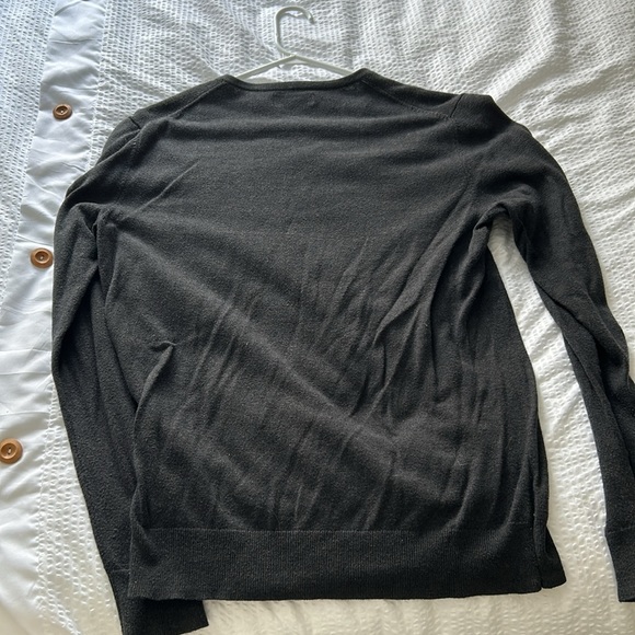 V-neck long sleeve - Picture 3 of 3